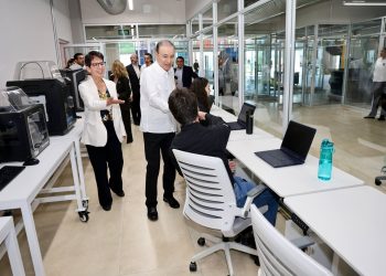 Gobernador Durazo profesionaliza a 350 mil sonorenses en inteligencia artificial con Microsoft