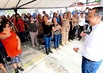 Apoya Toño Astiazarán con jornada de descacharre y salud a familias de la colonia Las Villas