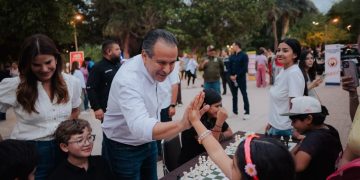 Ofrecen Toño Astiazarán y Patty Ruibal a niñas y niños diversión y experiencias formativas en el ChiquiFest 2026