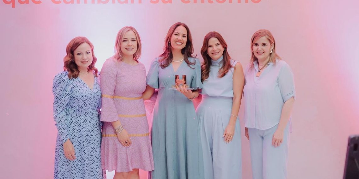 Reconoce Patty Ruibal a mujeres destacadas por su servicio en causas sociales