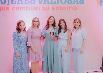 Reconoce Patty Ruibal a mujeres destacadas por su servicio en causas sociales