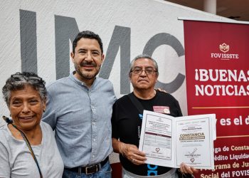 Entrega Martí Batres constancias de finiquito a 591 beneficiarios del FOVISSSTE en el Estado de México