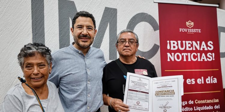 Entrega Martí Batres constancias de finiquito a 591 beneficiarios del FOVISSSTE en el Estado de México