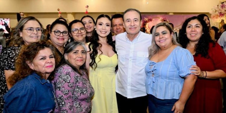 Gobernador Durazo reconoce a madres trabajadoras al servicio del Gobierno de Sonora