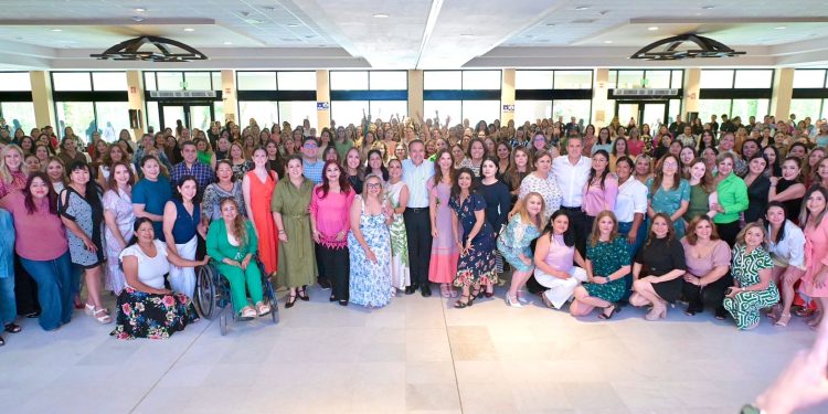 Reconocen Toño Astiazarán y Patty Ruibal compromiso de más de 2 mil mujeres con Hermosillo