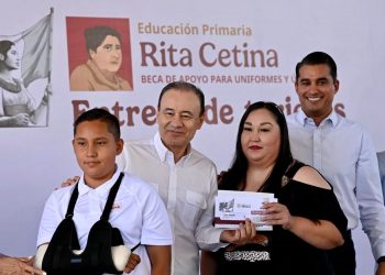 Arranca entrega de becas Rita Cetina para alumnas y alumnos de primarias públicas