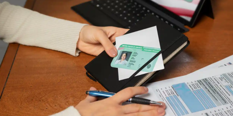 EU inicia revisión de consulados de México: CBS News