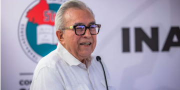 Emite Interpol ficha roja contra el gobernador con licencia Rubén Rocha Moya
