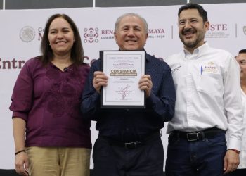 Encabeza Martí Batres la entrega de 423 constancias de finiquito de créditos FOVISSSTE en Mérida, Yucatán