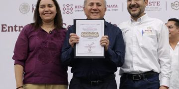 Encabeza Martí Batres la entrega de 423 constancias de finiquito de créditos FOVISSSTE en Mérida, Yucatán
