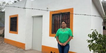 Transforma Coves la vida de familias en Etchojoa con entrega de viviendas y pies de casa