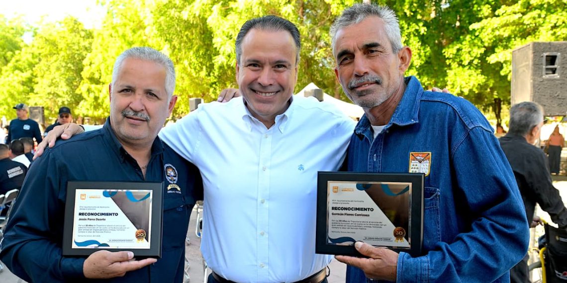 Reconoce Toño Astiazarán trayectoria y compromiso de 140 servidoras y servidores públicos municipales