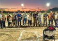 Familiares y amigos cantan el último strike por Abel López Scott