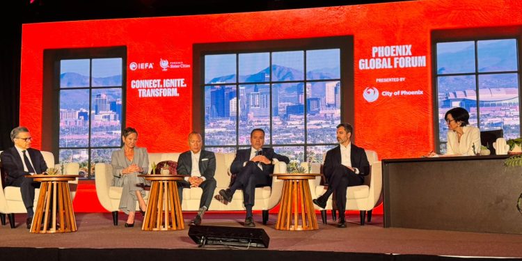 Proyecta Toño Astiazarán fortaleza de Hermosillo como polo de inversión en el Phoenix Global Foro