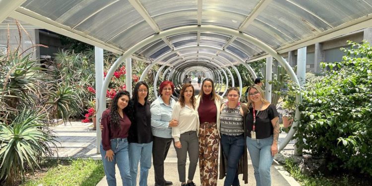 Investigadores de la UES fortalecen la ciencia con estancias en la UNAM