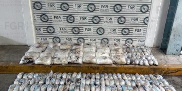 Investiga FGR el aseguramiento de 145 kilos y medio de metanfetamina localizada en empresa de paquetería.