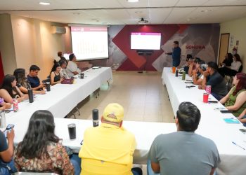 Capacitan a personal de Clínicas Móviles en temas prioritarios de salud colectiva