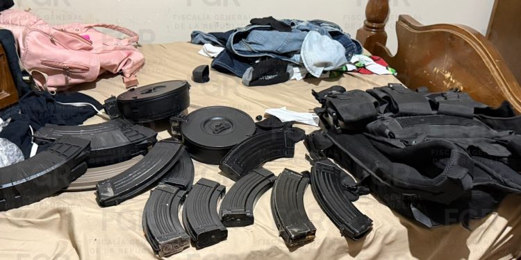 Policía Federal Ministerial asegura armamento en Caborca