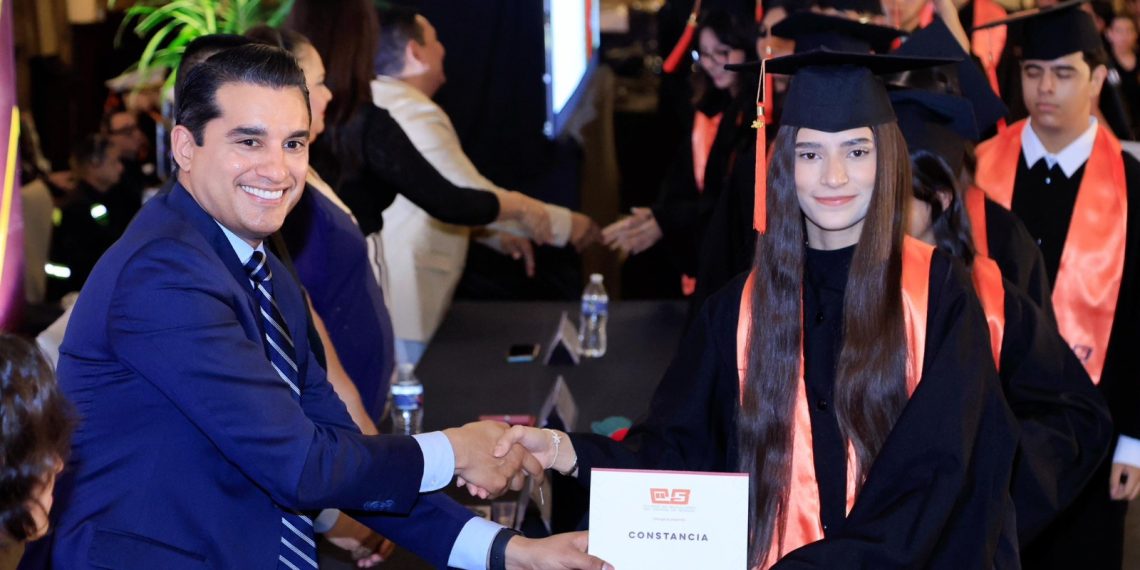 Se gradúan más de siete mil estudiantes de Cobach Sonora