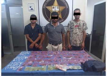 Detienen AMIC y DEFENSA a tres personas con narcótico en San Ignacio Río Muerto