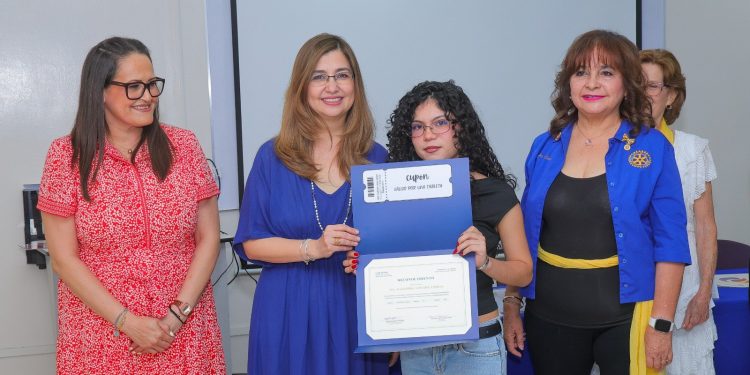 La solidaridad y apoyo de la sociedad fortalecen a la Universidad de Sonora: Camarena Gómez