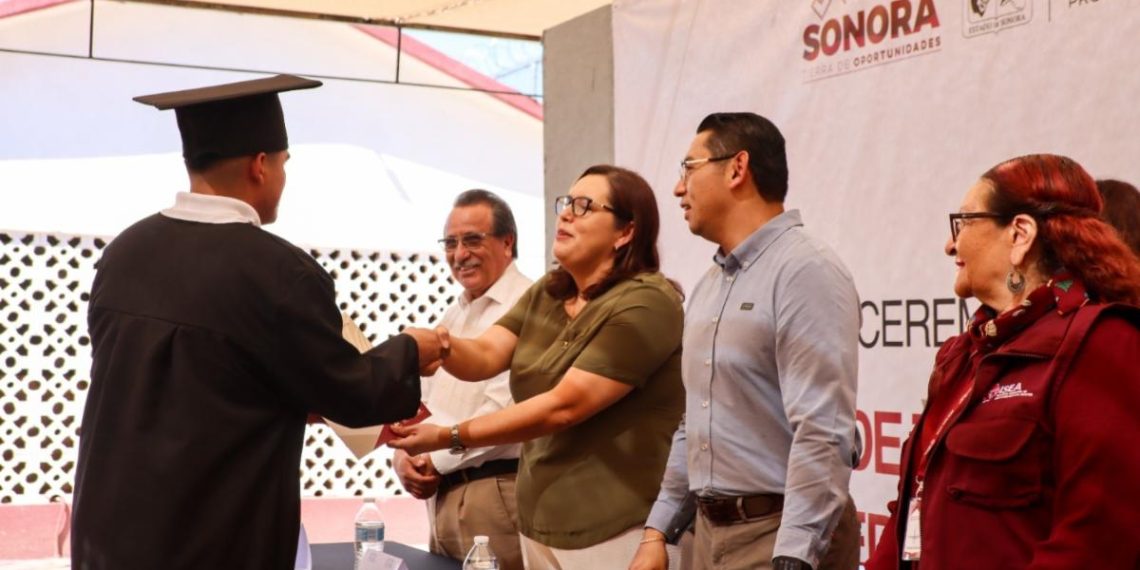 Finalizan jóvenes ITAMA estudios con promedios sobresalientes
