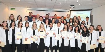 Reconocen a 32 estudiantes tras concluir internado en Isssteson