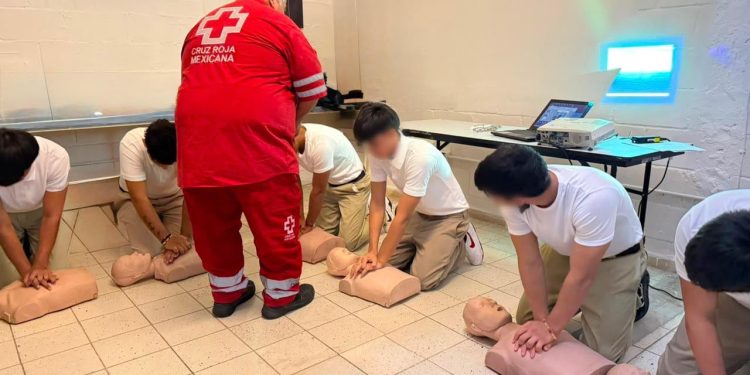 Jóvenes de ITAMA reciben capacitación en primeros auxilios por parte de Cruz Roja