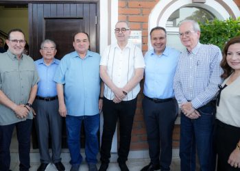 Ayuda Toño Astiazarán con Peso Solar a Fundación Cultural de Villa Satélite a bajar en 99% consumo de luz