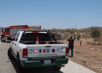 Volcamiento de camión de pasajeros deja a una persona sin vida y nueve lesionados en Sonora