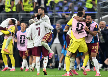 España le pintó la cara a Francia y es el primer finalista del Mundial 2026