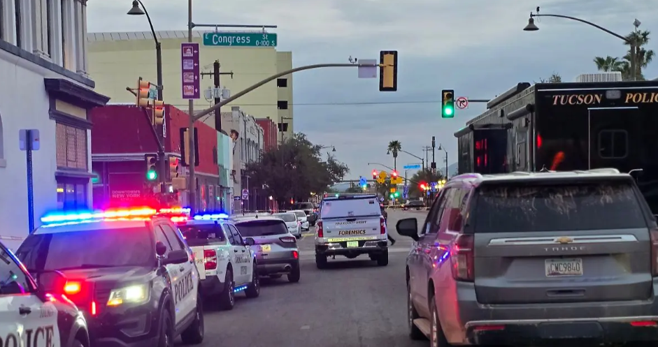 Tiroteo en el centro de Tucson deja nueve heridos y un sospechoso en estado crítico