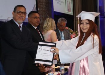 Más de 800 estudiantes egresan de Escuelas Normales y UPN de Sonora: Creson
