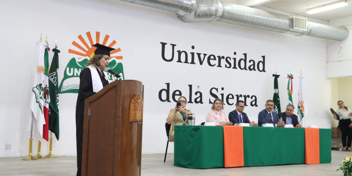 Egresa primera generación de la Licenciatura en Administración Modalidad No Escolarizada de Unisierra