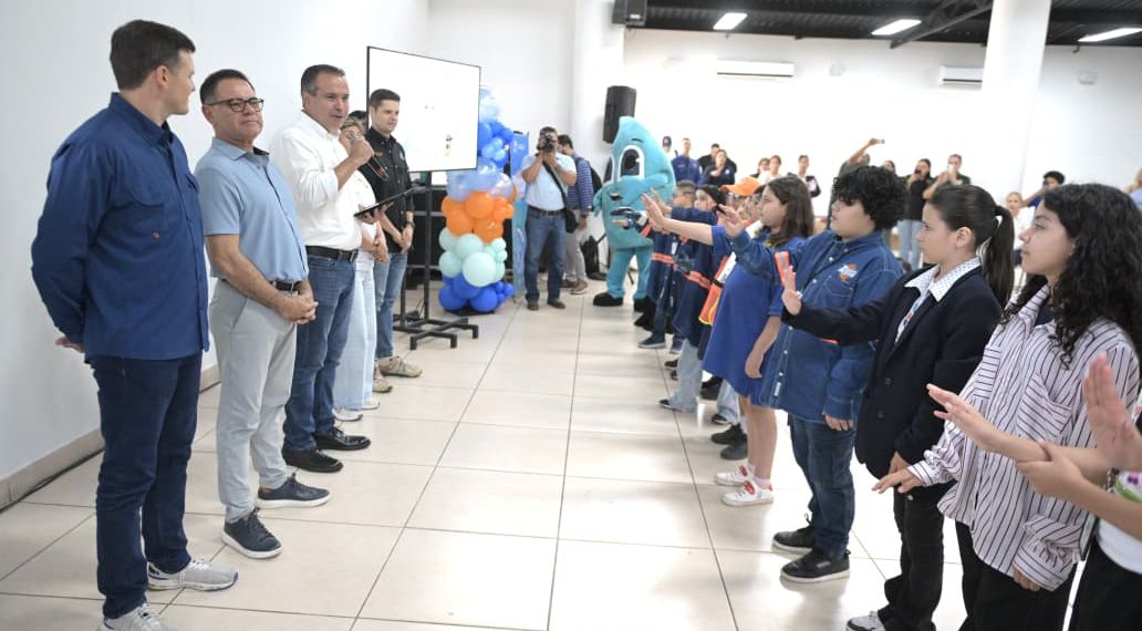 Toma protesta Toño Astiazarán a segunda generación de “Guardianes del Agua”