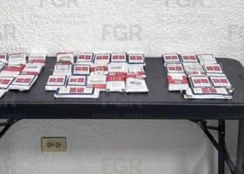 Aprehende PFM a dos personas con casi 400 mil dólares en autobús de pasajeros en Sonora