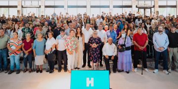 Apoya Toño Astiazarán a adultos mayores con más de 2 mil prótesis dentales a través de Construyendo Sonrisas