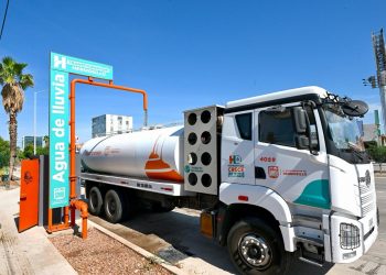 Capta primera agua de lluvia sistema pluvial del paso a desnivel Colosio y Solidaridad.