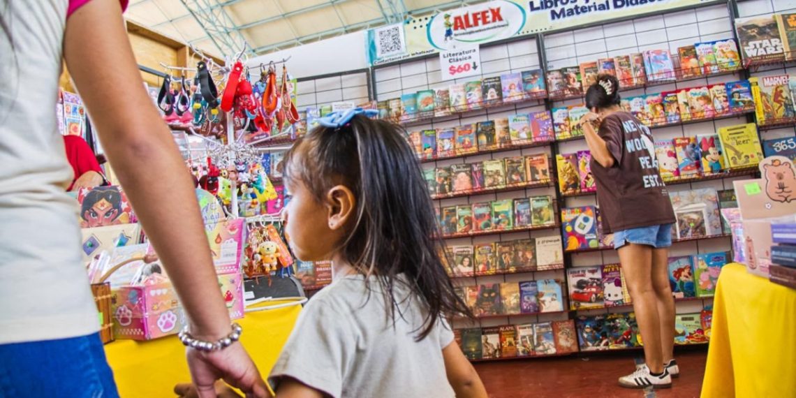 SEC acerca apoyos para el regreso a clases con Bazar Escolar en el sur de Hermosillo