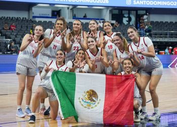Tercia de basquetbolistas sonorenses se cubren de plata en centroamericano
