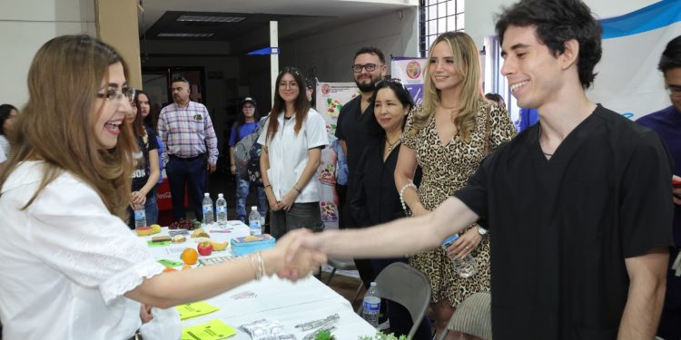 Unison da la bienvenida a alumnos de nuevo ingreso del campus Hermosillo