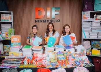 Recibe Patty Ruibal más de 5 mil 800 útiles para donar del programa Dando y Dando