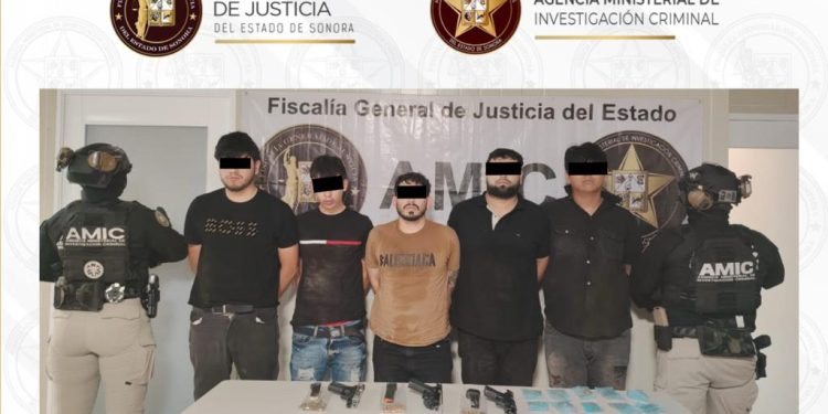 AMIC captura a cinco personas por posesión de armas de fuego y droga; uno cuenta con ocho órdenes de aprehensión en Hermosillo