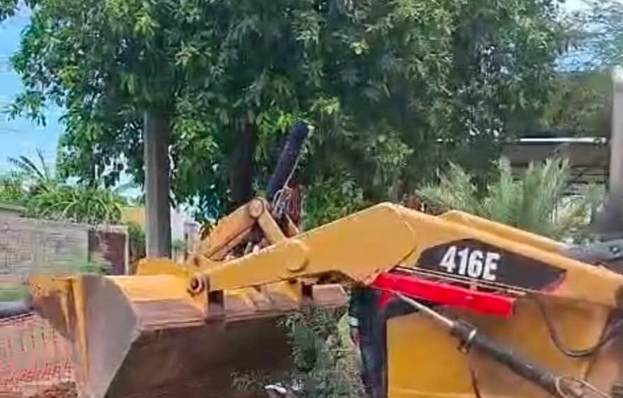 Continúan trabajos de rehabilitación del colector sanitario de 36 pulgadas en la colonia Sahuaro