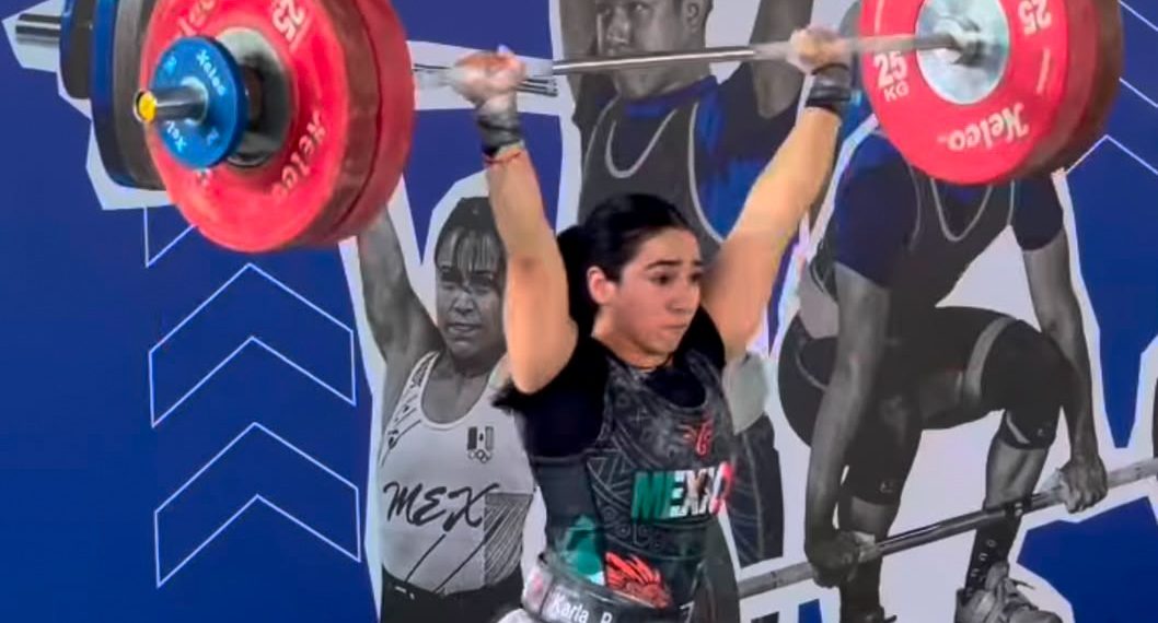 Atletas de la UES destacan en Campeonato Nacional de Primera Fuerza de Levantamiento de Pesas