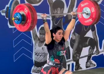 Atletas de la UES destacan en Campeonato Nacional de Primera Fuerza de Levantamiento de Pesas