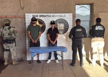 Cateo de FGJES en Hermosillo permite detener a dos personas y localizar a dos menores con Alerta AMBER