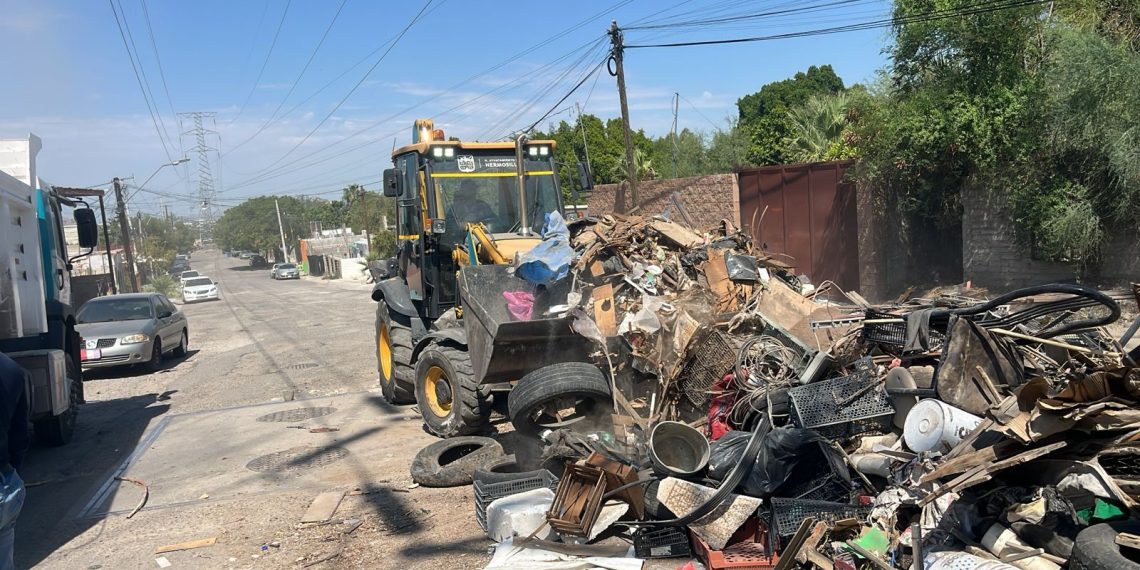 Retira Ayuntamiento de Hermosillo 40 toneladas de materiales en desuso en jornada de descacharre