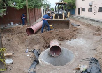 Avanza Aguah trabajos de rehabilitación de colector sanitario en El Sahuaro
