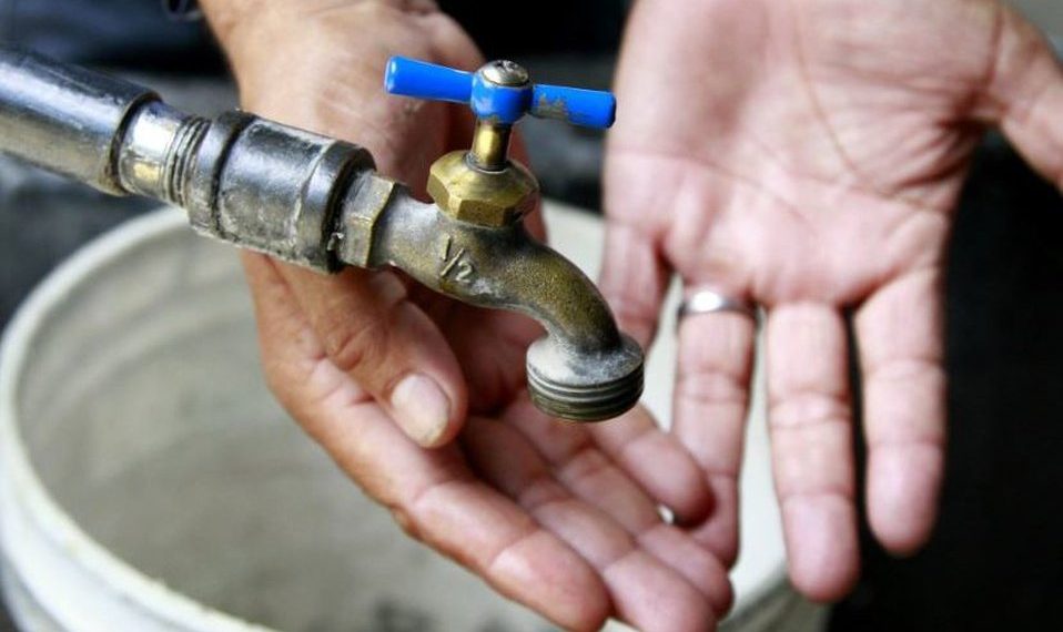 Fuertes vientos afectan suministro de agua por falla en balsas de El Novillo